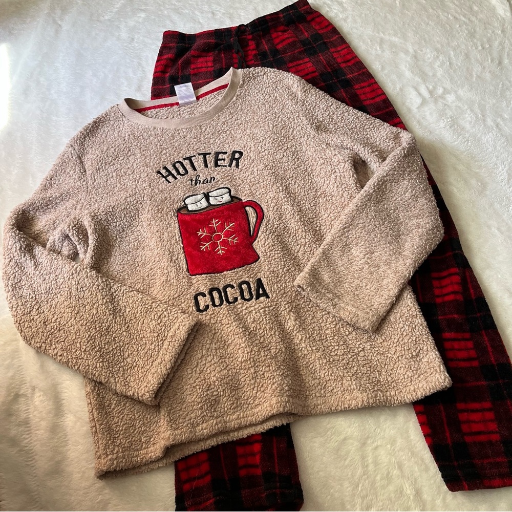 ❣️5 FOR $15!❣️ No Boundaries | Women’s fleece Pajama set